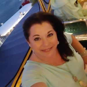 Meet your Posher, Christinia